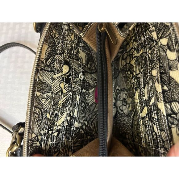 Sakroots crossbody wallet black gray flowers wristlet 4"x6" - Picture 5 of 5